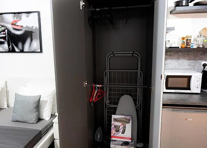 Apartment Hubstay - Klea's Downtown