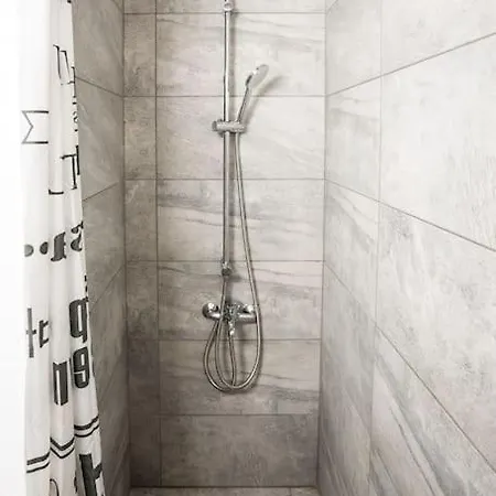 Hubstay - Klea's Downtown Apartment Larnaca