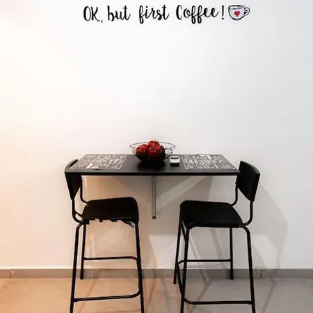 Hubstay - Klea's Downtown Apartment